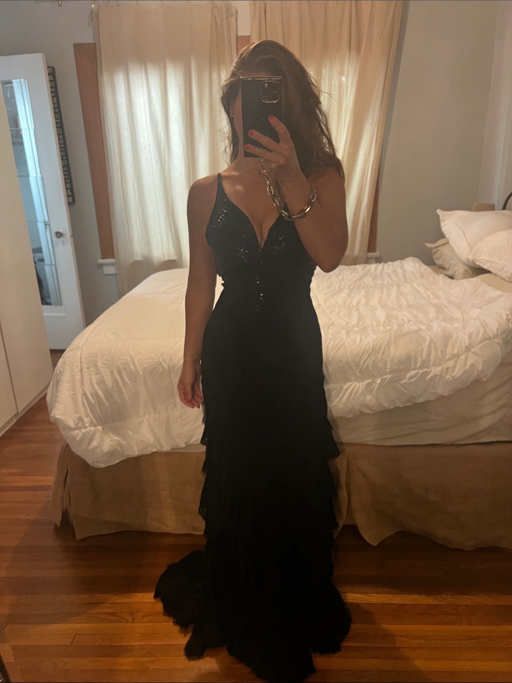 Elegant Black Evening Gown - Sleeveless V-Neck Formal Dress